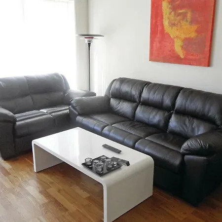 Apartament Three-bedroom In Helgoysund