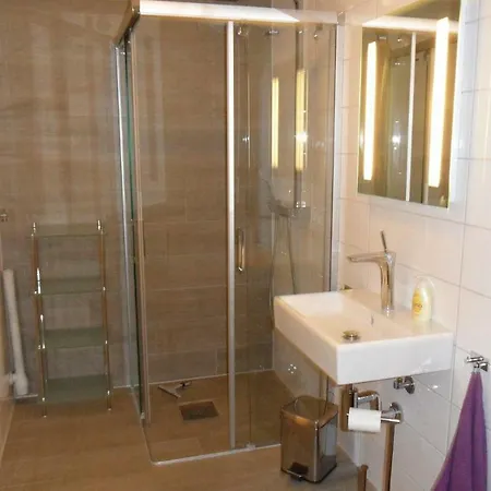 Three-bedroom In Helgoysund *