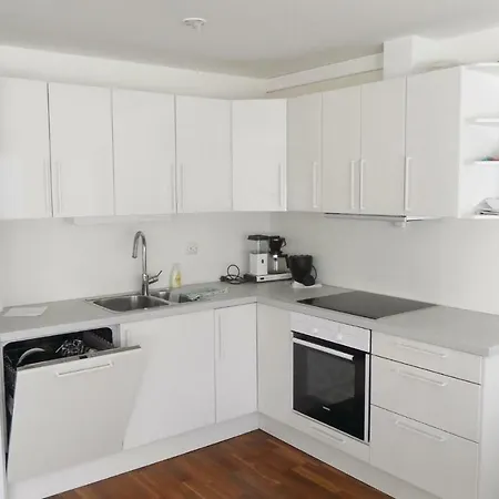 Lägenhet Three-bedroom In Helgoysund